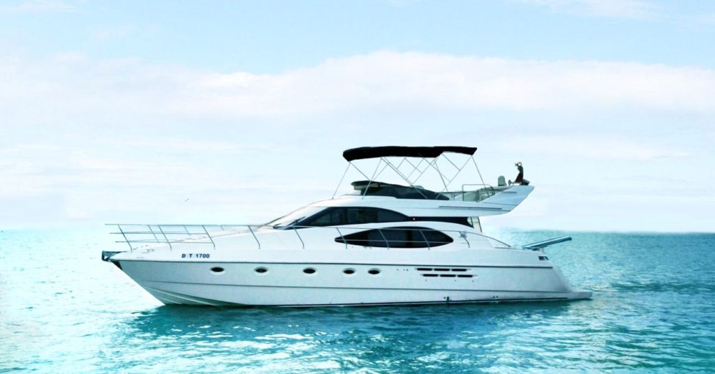 Read more about the article AZIMUT 52 FEET