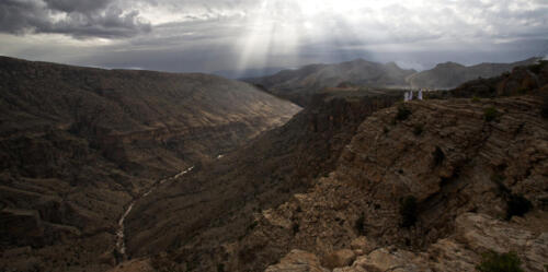 Jabal-Akhdar-Journey-Cliff-02